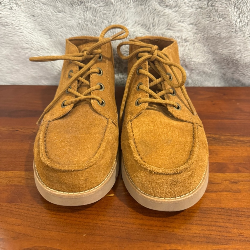 Koolaburra Men's Tan Suede Chukka Boots